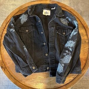 EUC Levi’s Made and Crafter Black Jean Jacket with Custom blue floral Embroidery